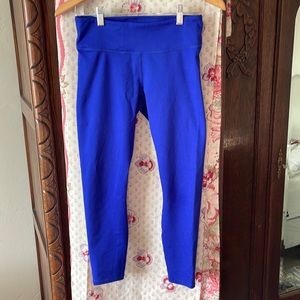 Comfy and fun blue Fabletics leggings.